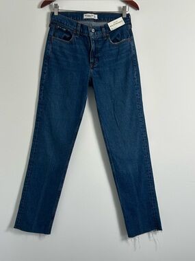Abercrombie & Fitch Mid Rise 90s Straight Frayed Hem Jean size 26